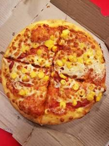 Medium Cheese Corn Pizza