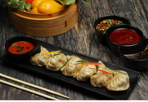 Chicken Steamed Momos ( 6 Pcs )