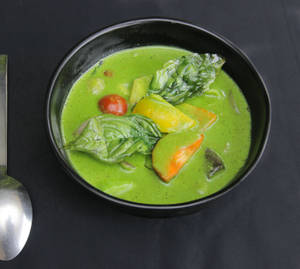 Thai Green Curry With Steam Rice
