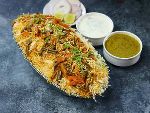 Veg Biryani Family