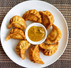 Veg Fried Momo [8 Pieces]