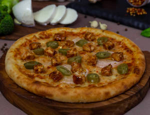 Bar Be Que Chicken And Jalapeno Pizza