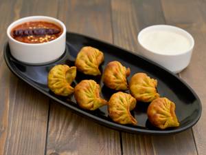 Fry Paneer Momos (8 Pcs)