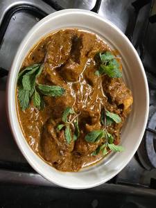 Nadan Chicken Curry ( In Coconut Milk )
