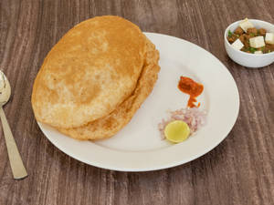 Exta Bhatura