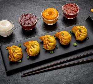 Corn And Cheese Momos 4Pcs