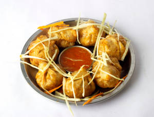 Veg Fried Momos [8 Pieces]