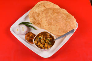 Chola Bhatura 2pcs (served With Pickle And Salad)