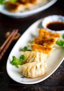 Veg Gyoza  [Pan Tossed Dim Sum]
