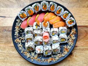 Sushi Platter for 3-4 (Non-Veg) - 30 Pieces
