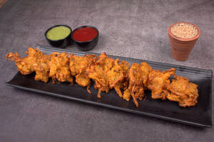 Onion Pakoda & Ginger Tea