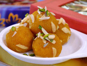 Shuddh Ghee Besan Laddu (250 Gms)