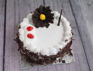 Black Forest Eggless Cake 