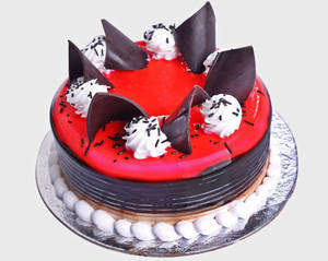 Chocolate Strawberry Cake (Eggless)