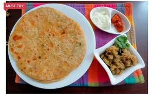 Desi Sattu Paratha (2 Pcs)