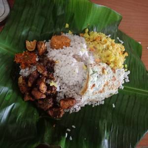 Chicken Pothichoru ( Packed Lunch / Thali / Meal )