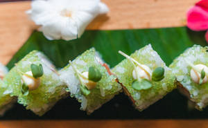 Midori Sushi Roll (8 Pcs)