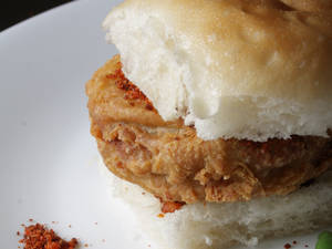 Crispy Vada Pav