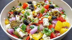 GREEN SALAD WITH PANEER