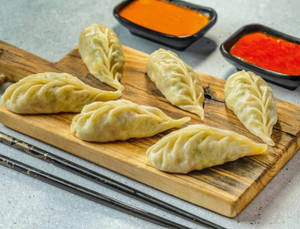 Veg Steam Momos (6 Pc)