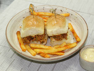 Murgh Makhani Slider ( 2 Pcs )