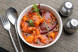 Boneless Chicken Schezwan Gravy