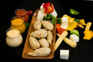 Mixed Veg Momos (8 Pcs)