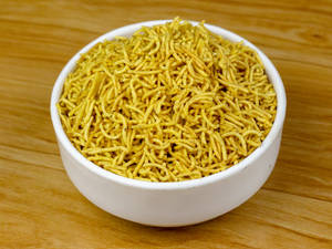 Barik Namkeen 