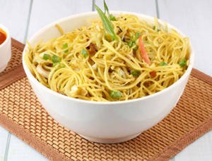 Veg Hakka Noodles