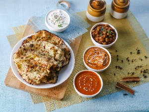 Chur Chur Naan Premium Thali