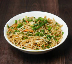 Veg Hakka Noodles