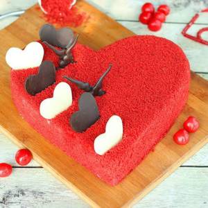 Red Heart Pineapple Cake (500gm)