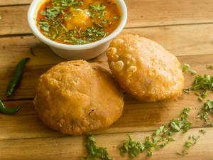 Kachori With Subji