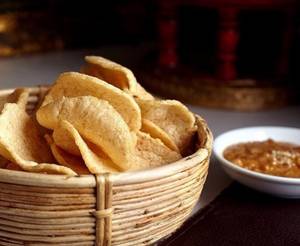 Prawn Crackers With Sweet Chili Dip