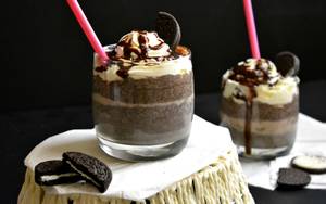 Special Oreo Shake With Ice Cream