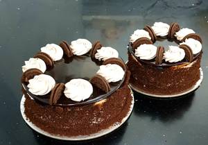 1 Kg Chocolate Oreo Cake