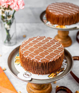 Father's Day Special Eggless Chocolate Praline Cake (500g)