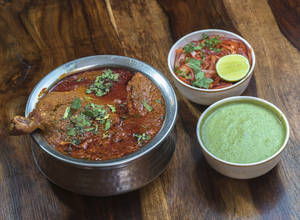 Chicken Bhujma Boneless & 4 Butter Roti
