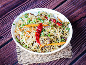 Veg Hakka Noodles