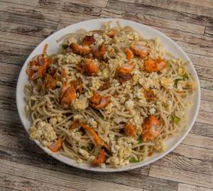 Egg Chicken Hakka Noodles 