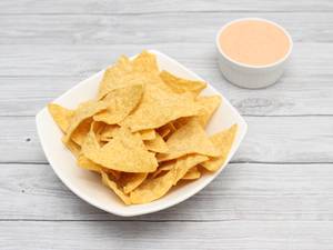 Chips with Sriracha Sour Cream Dip