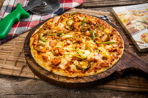 Chicken Spicy Schezwan Pizza
