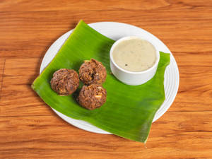 Vazai Poo Khola Urundai (2 Pcs)