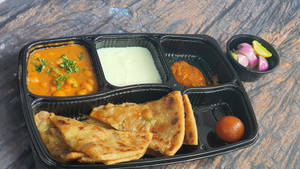 Aloo Parantha Thaali