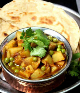 Aloo Matter +3 Chapati