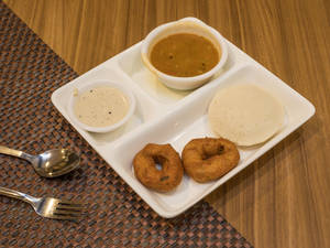 Idli Vada Mixed