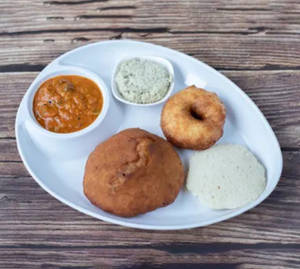 Idli 1pc Vada 1pc Buns 1pc Combo 