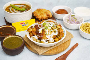 Chole Aloo Tikki + Mawa Bati 