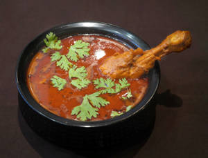 Gavran Chicken Handi (Black Masala)
