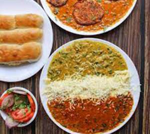 Lahori Egg Curry (3 Eggs +  Cheese)